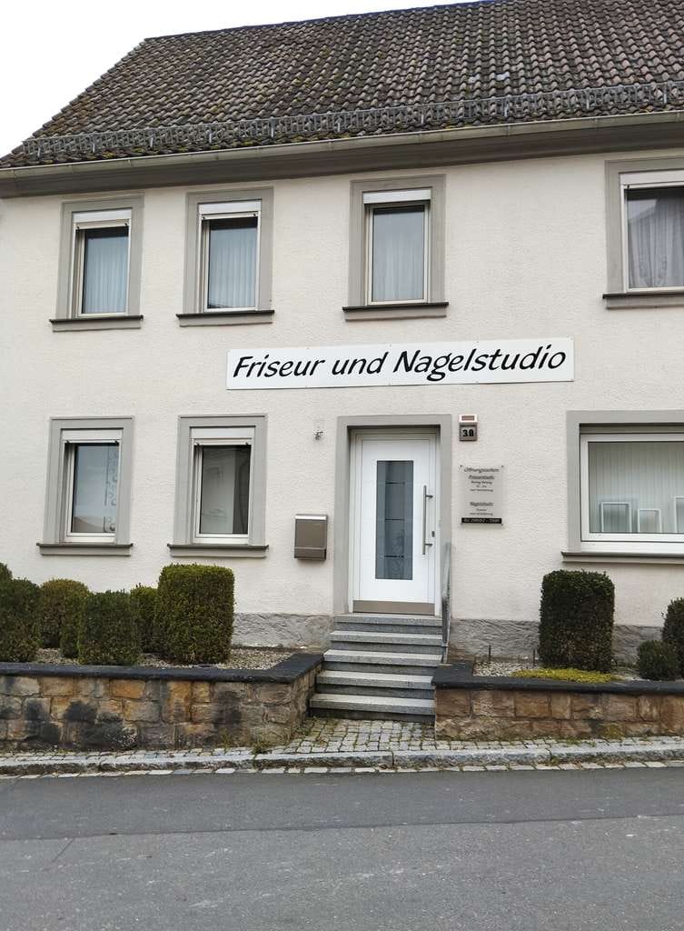 Immobilie in Markt Taschendorf - Wohn- und Geschäftshaus mit großen Lagerflächen für Handel und Handwerk - Bild 0