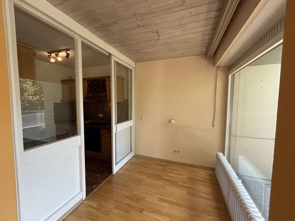 Immobilie in Traunstein - Zentrale 2-Zimmer-Hochparterrewohnung mit Balkon in Traunstein - Bild 3