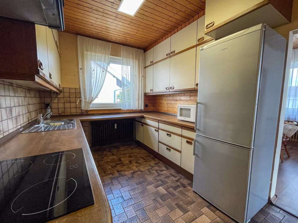 Immobilie in Denkendorf - Großzügige 4-Zimmerwohnung mit 2 zusätzlichem Zimmern im DG - Bild 2