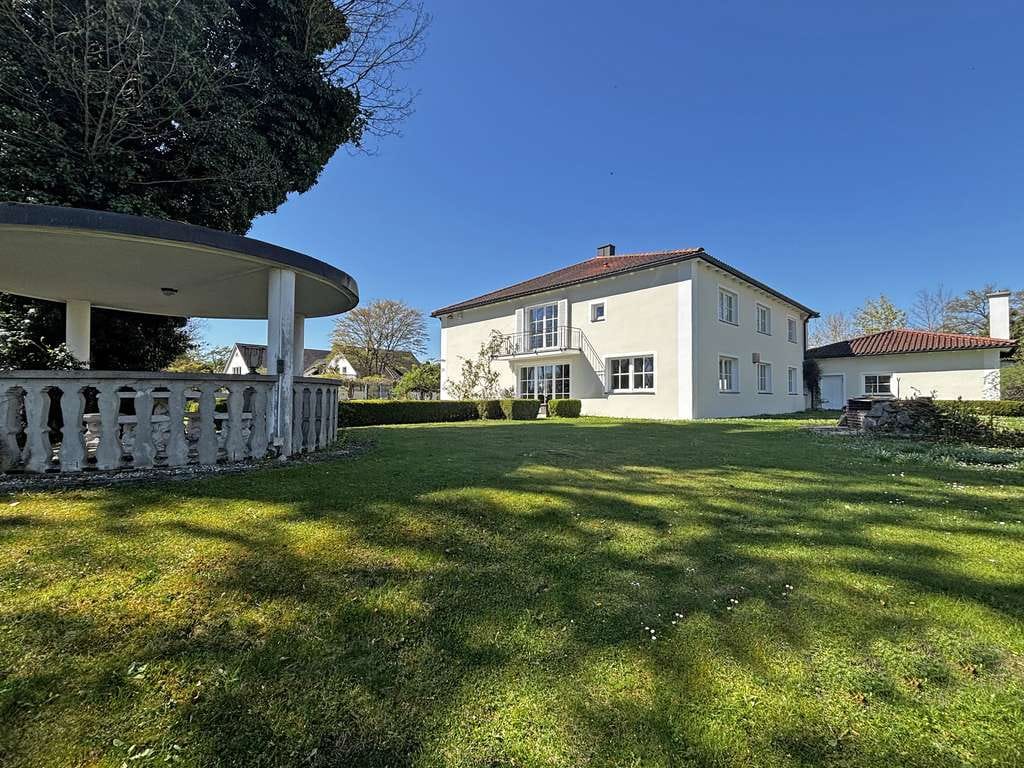 Immobilie in Wang - Unwiederbringliches Naturjuwel an der Amper: Repräsentative Luxusvilla in absolut geschützter Allein - Bild 2