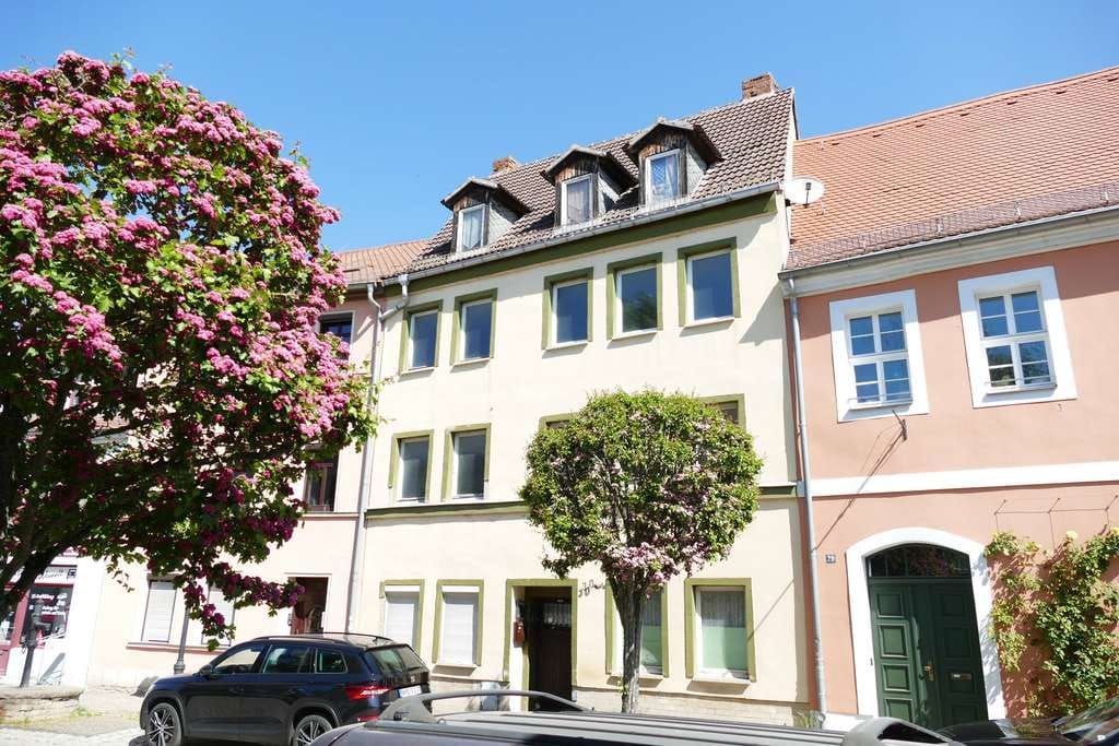 Immobilie in Naumburg (Saale) - Mehrfamilienhaus Neustraße 30, 06618 Naumburg (Saale) - Bild 0