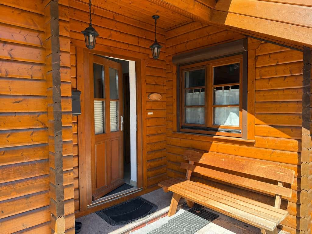 Immobilie in Wesselburen - Bungalow im Blockhausstil | Naturnah am Feldrand - Bild 1