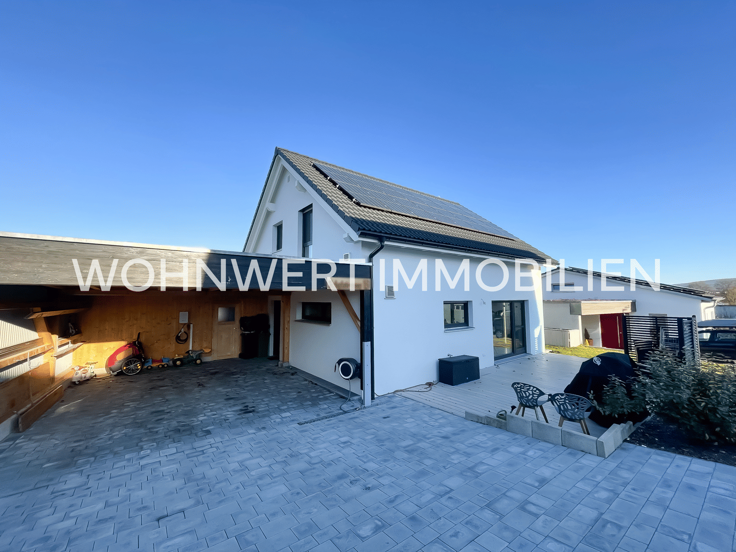 Immobilie in Hirschau - Neuwertiges Energieeffizienzhaus mit PV-Anlage und Wallbox in Holzbauweise! - Bild 0