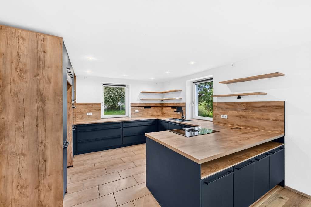 Immobilie in Bad Kötzting - Naturnah wohnen in Bad Kötzting – modernisiertes Einfamilienhaus mit Pelletheizung & großem Garten - Bild 1