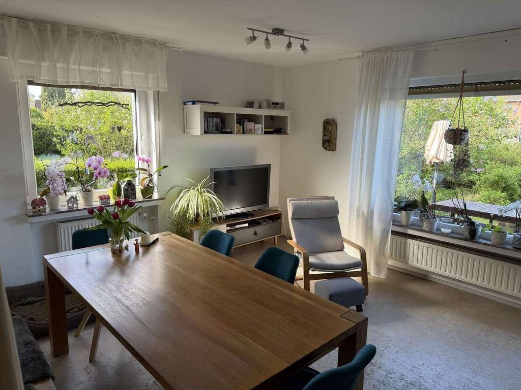Immobilie in Hünxe - Familienfreundliche Erdgeschosswohnung mit Garten und Garage unweit der Uferpromenade des Kanals! - Bild 2