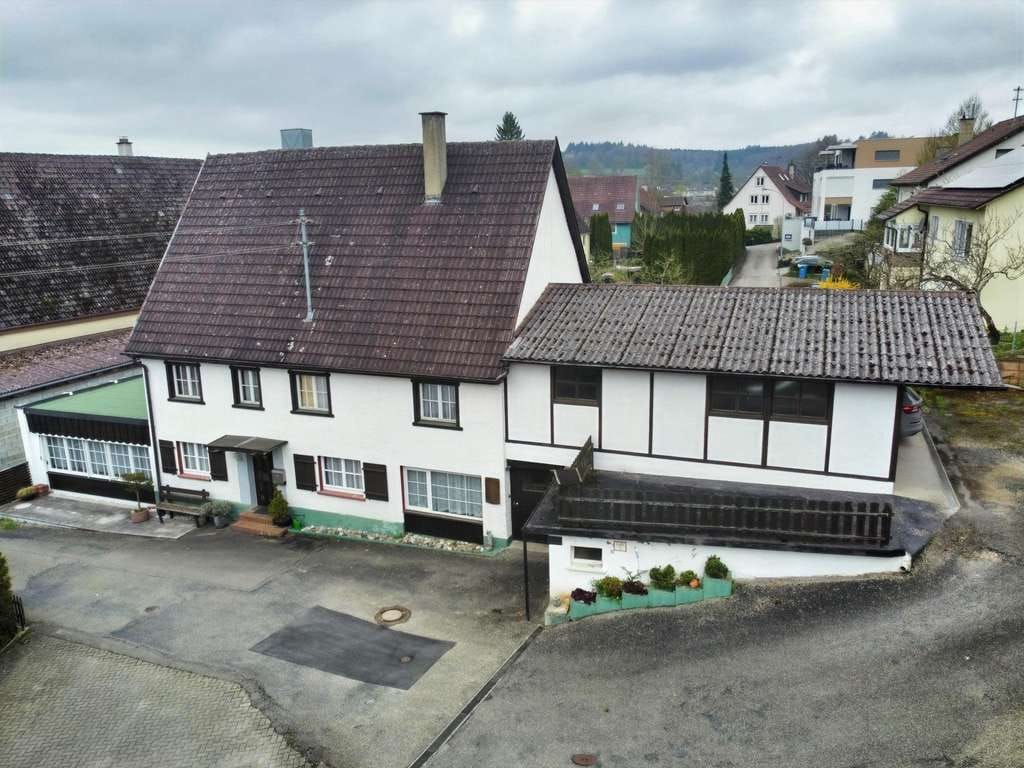 Immobilie in Sigmaringendorf - Historisches Wohnhaus mit viel Platz für Familie, Hobby und Handwerk - Bild 0