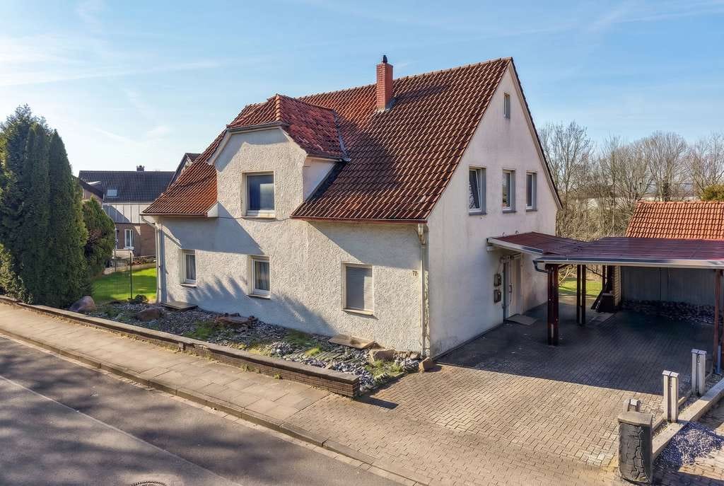 Immobilie in Löhne - Ein- bis Zweifamilienhaus mit Wintergarten, großem Grundstück und vielseitigen Nutzungsmöglichkeiten - Bild 0