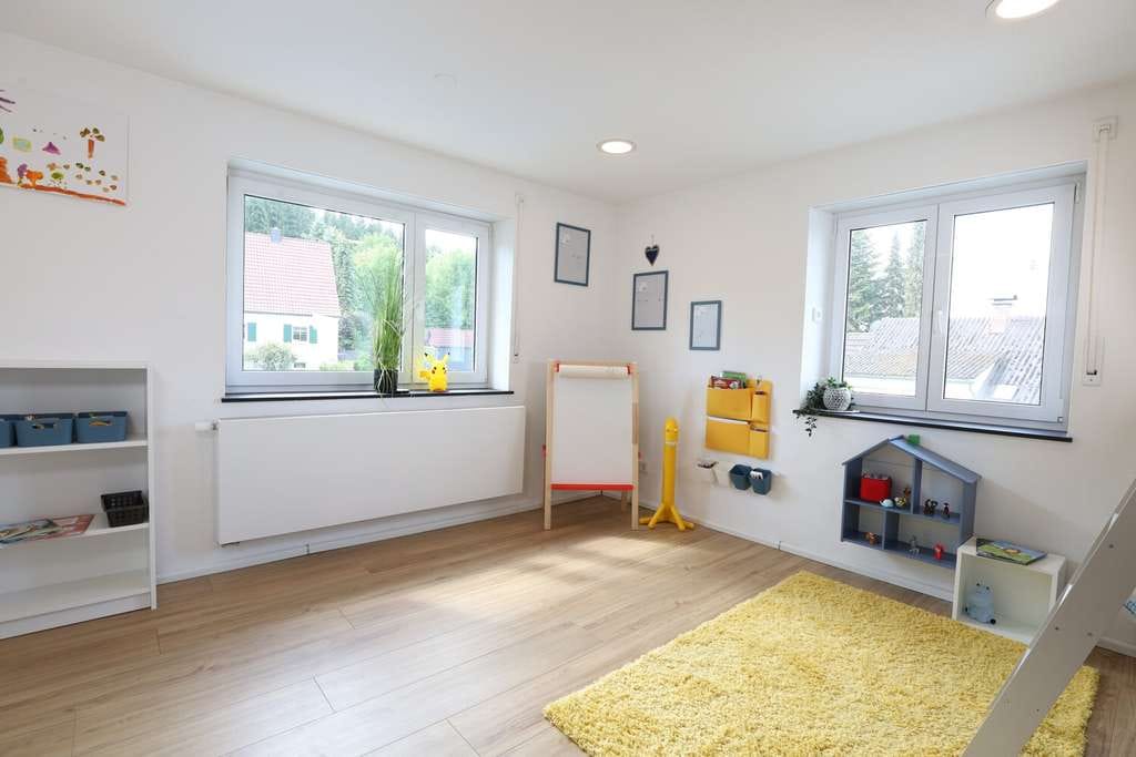 Immobilie in Offingen - Modernisiertes Bauernhaus, gepflegter Stadel und Außenpool - Bild 4
