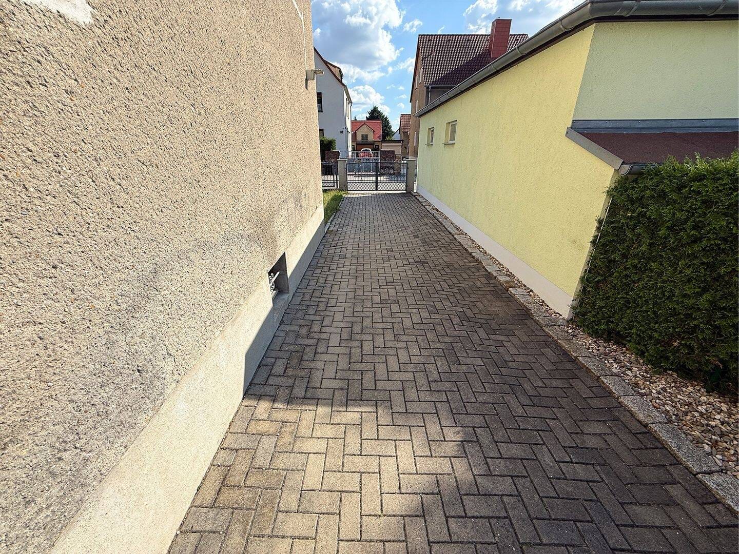 Immobilie in Bad Dürrenberg - Saniertes Zweifamilienhaus in ruhiger Lage - Bild 1