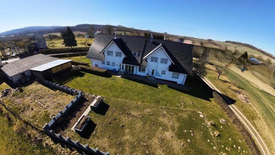 Immobilie in Malsfeld - Großzügiges Zweifamilienhaus in Malsfeld-OT - Bild 0
