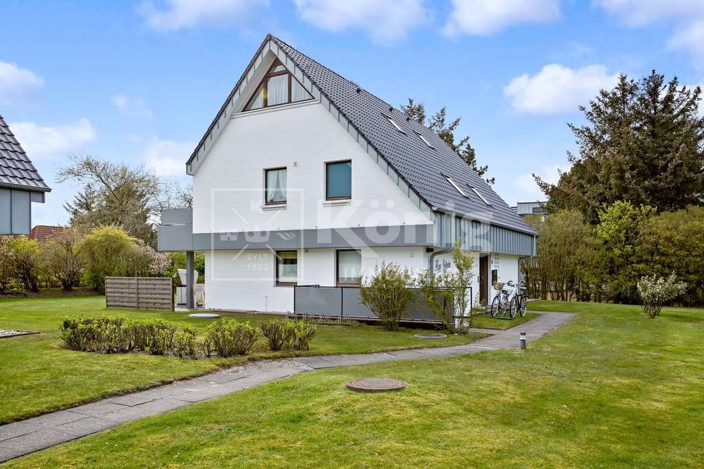 Immobilie in Wenningstedt-Braderup (Sylt) - GENEHMIGTE FERIENWOHNUNG IN DORFTEICHNÄHE - Bild 2