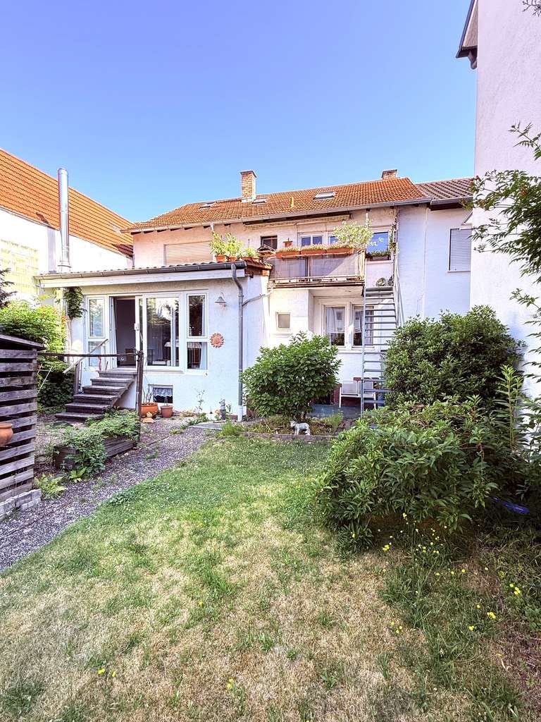 Immobilie in Wiesloch - Zentral in Wiesloch - Sanierungsbedürftiges Stadthaus - Bild 2