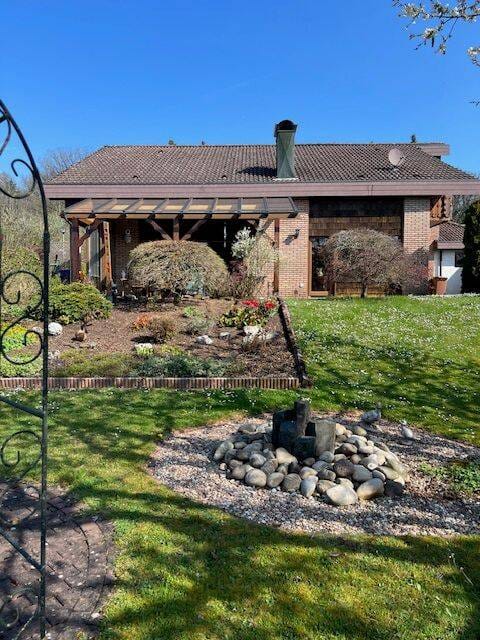 Immobilie in Kreßberg - Gepflegtes Einfamilienhaus in Waldtann mit großem Garten und Einliegerwohnung - Bild 1