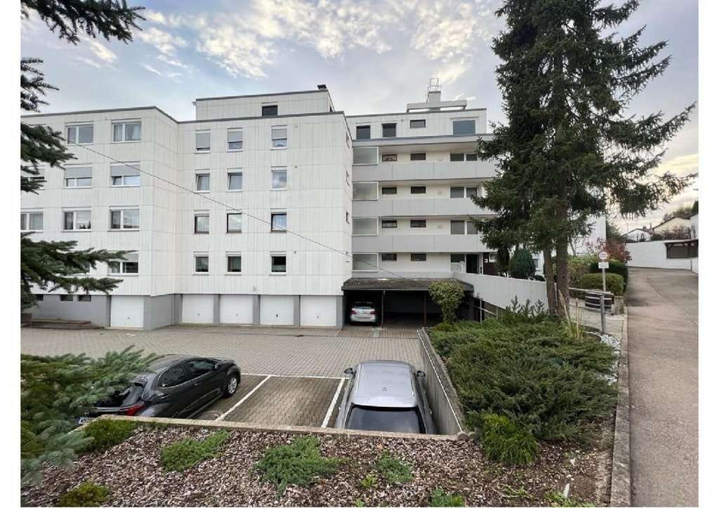 Immobilie in Welzheim - Familienfreundliche 5-Zimmer-Wohnung mit Balkon  PKW-Stellplatz - Bild 1