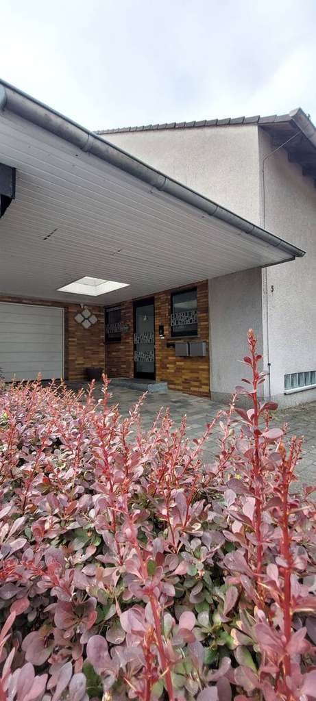Immobilie in Sprockhövel - Traumhafte 6 Zimmer Maisonette-Wohnung, in begehrter Lage von Haßlinghausen, mit Blick ins Grüne - Bild 0