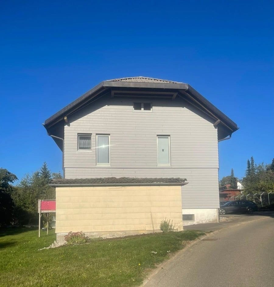 Immobilie in Stühlingen - Stühlingen/Bettmaringen - 4 Zim. Wohnung 135 m² mit Ausbaupotenzial - Bild 1