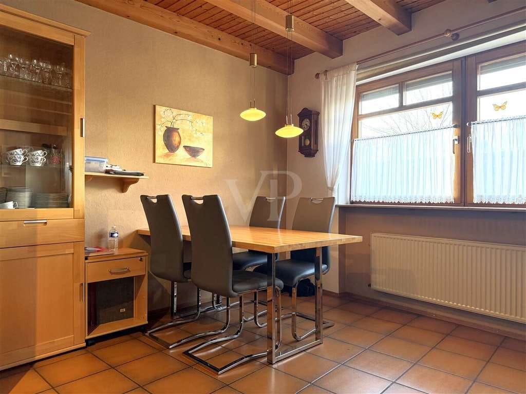Immobilie in Rhodt unter Rietburg - Außergewöhnlich Wohnen: 2 Häuser mit Verbindungssteg und Loggia mit Blick auf die Haardt - Bild 3