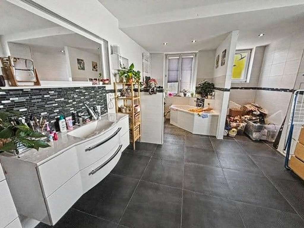 Immobilie in Hartenstein - Saniertes Zweifamilienhaus mit großem Grundstück in Hartenstein - aktuell vermietet - Bild 4