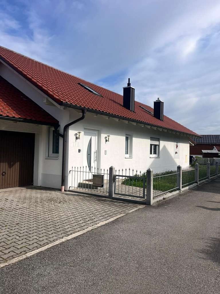 Immobilie in Aiterhofen - Bungalow mit Potenzial zur Erweiterung  - Bild 1