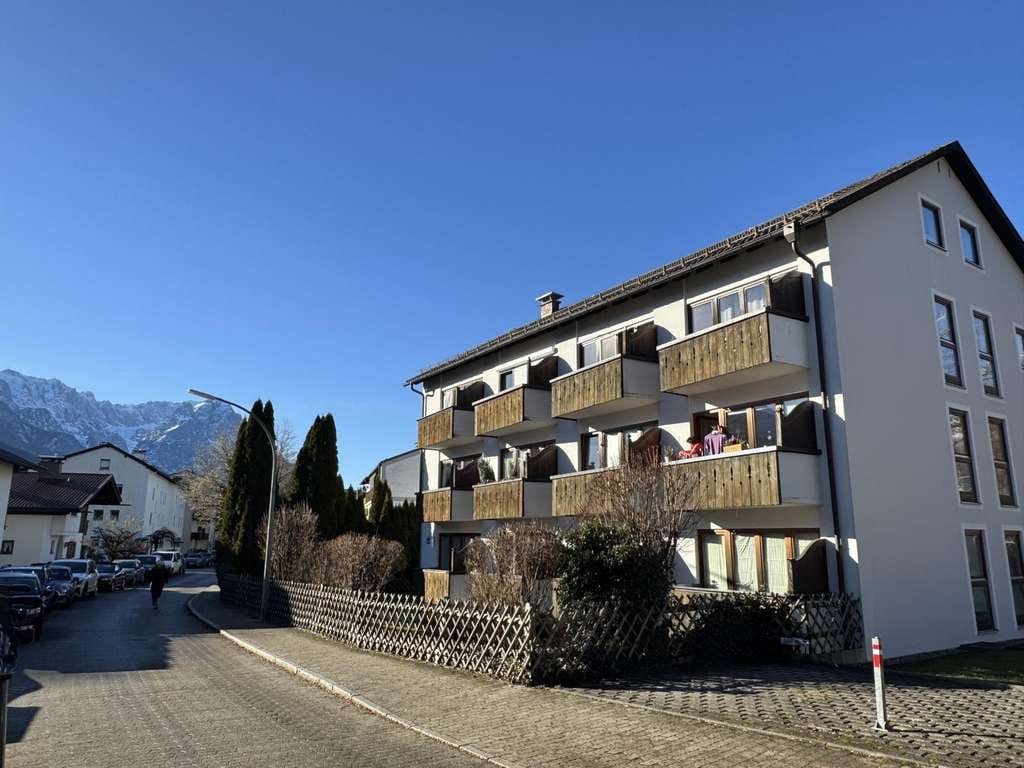 Immobilie in Garmisch-Partenkirchen - sonn. Apartment mit, Süd-Balkon, Parkett, zentral aber ruhig - Bild 1