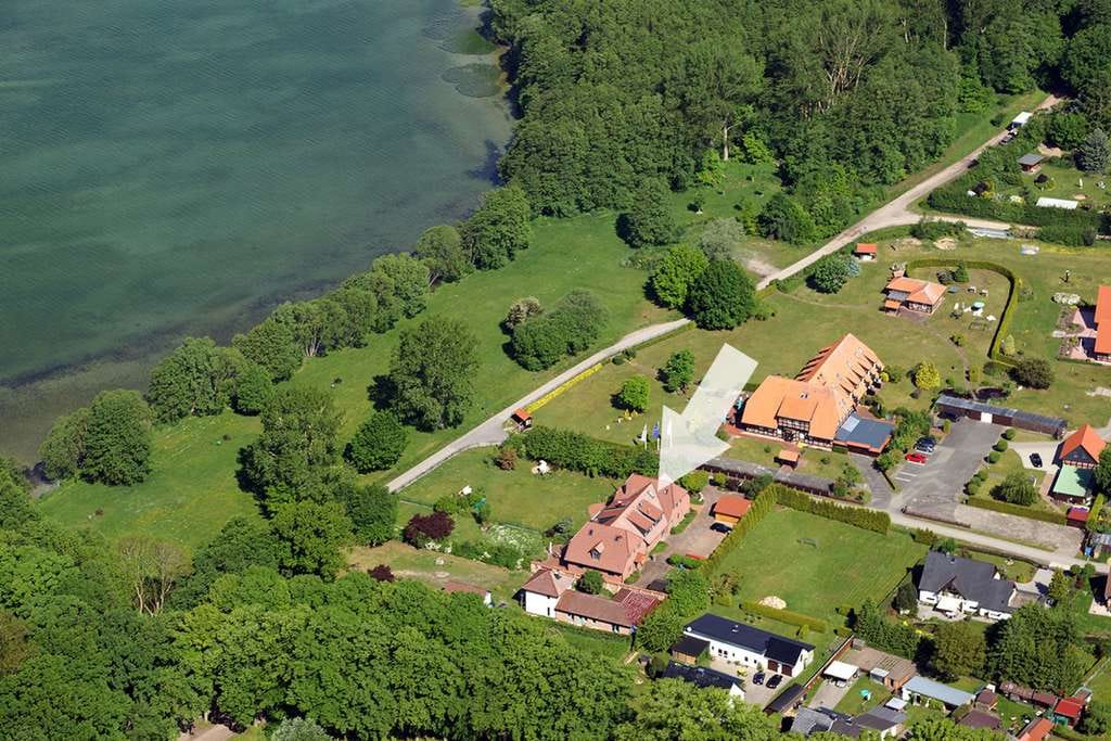 Immobilie in Dobin am See - Exklusive Wohnung mit Eigentumsland - nur 100 m vom Schweriner See entfernt! - Bild 0