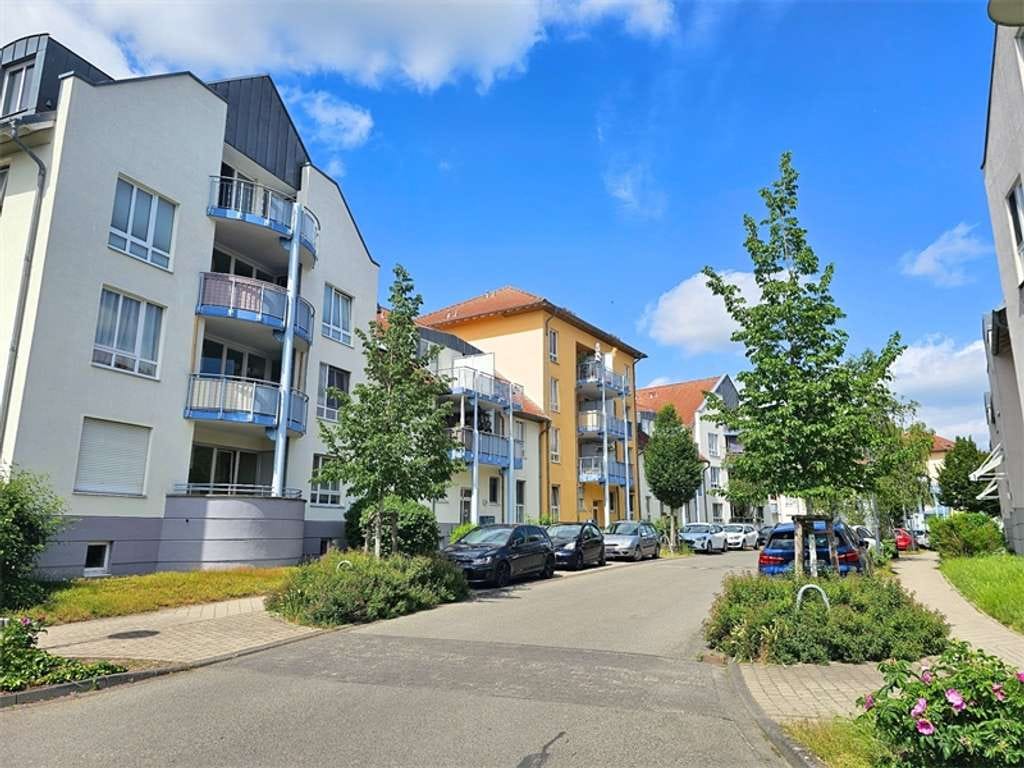 Immobilie in Hennigsdorf - Henningsdorf - Gut vermietete 3 Zi-Wohnung mit Süd-West-Loggia und Tiefgaragenstellplatz - Bild 2