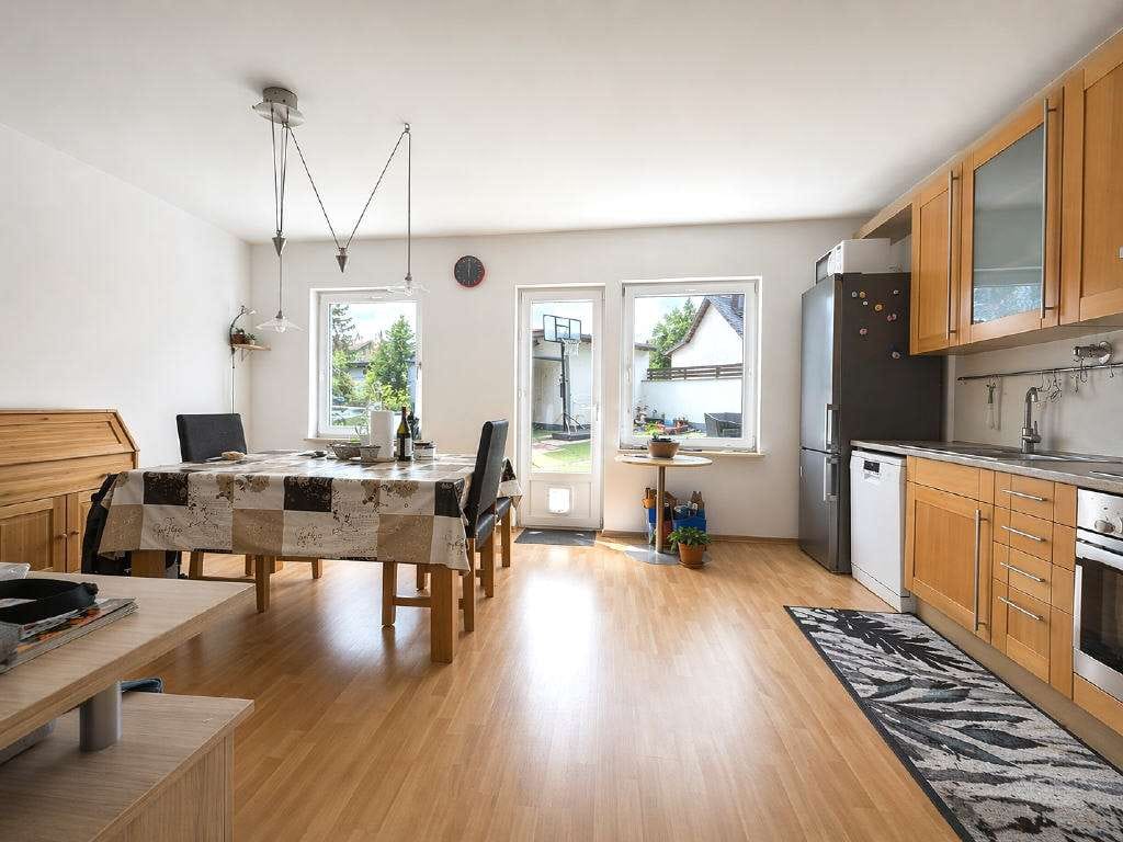 Immobilie in Oestrich-Winkel - Großzügiges 2-3 Familienhaus mit toller Terrasse in sehr guter Lage von Oestrich-Winkel - Bild 4