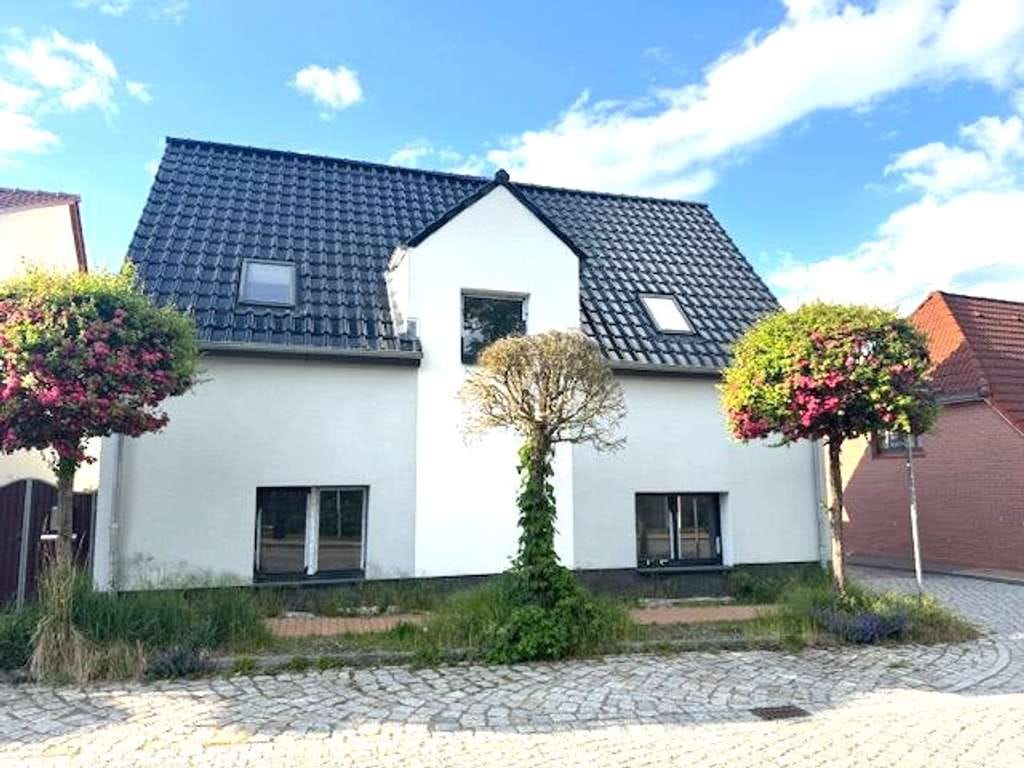 Immobilie in Dassow - Modernes Einfamilienhaus mit Neubaucharakter! Erstbezug nach umfassender Kernsanierung - Bild 0