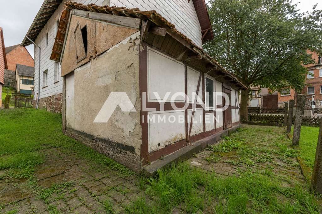 Immobilie in Großalmerode - Großzügiges Einfamilienhaus mit neuer Heizung und viel Potenzial zur Verwirklichung Ihrer Wohnträume - Bild 1