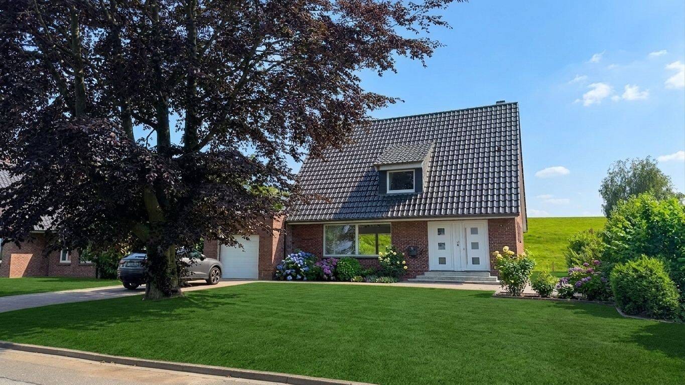 Immobilie in Kollmar - Einfamilienhaus in erster Deichlage direkt an der Elbe - Bild 1