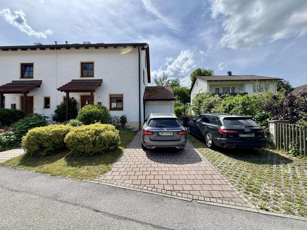 Immobilie in Kraiburg - Gepflegte DHH auf 782 m² Grundstück in ruhiger, unverbaubarer Lage - Bild 2
