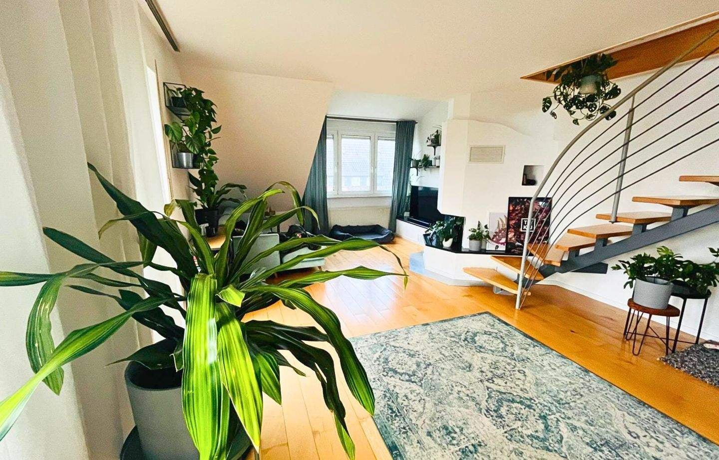 Immobilie in Horn-Bad Meinberg - Stilvoll Wohnen unterm Sternenhimmel – Exklusive Dachgeschoss-Maisonette mit Charme - Bild 0
