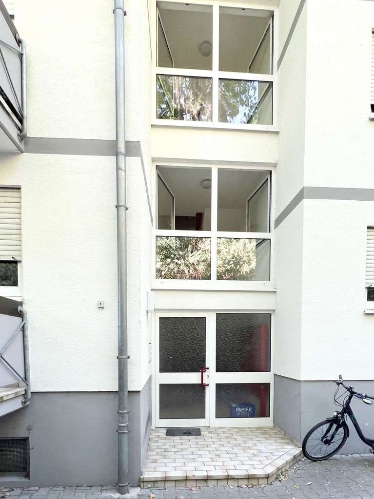 Immobilie in Leimen - Gemütliche, kleine renovierte 1-Zi-Whg. im EG mit Balkon u. Garage in Leimen für den Kapitalanleger - Bild 1