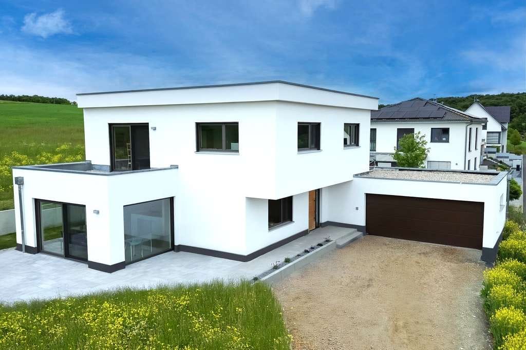 Immobilie in Erlenbach b.Marktheidenfeld - Stilvolle Stadtvilla -  Naturidylle trifft modernen Wohnkomfort - Bild 0