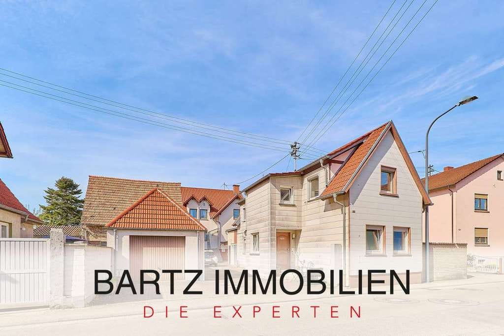 Immobilie in Kandel - Wohnen & Vermieten: Haus-Ensemble mit zwei Wohnhäusern, großem Garten & freiem Feldblick - Bild 0