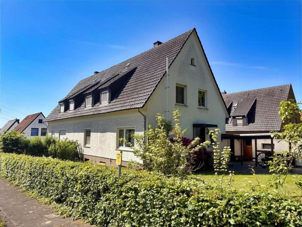 Immobilie in Hiddenhausen - Hiddenhausen - DHH sucht neuen Besitzer mit Ideen - Bild 1
