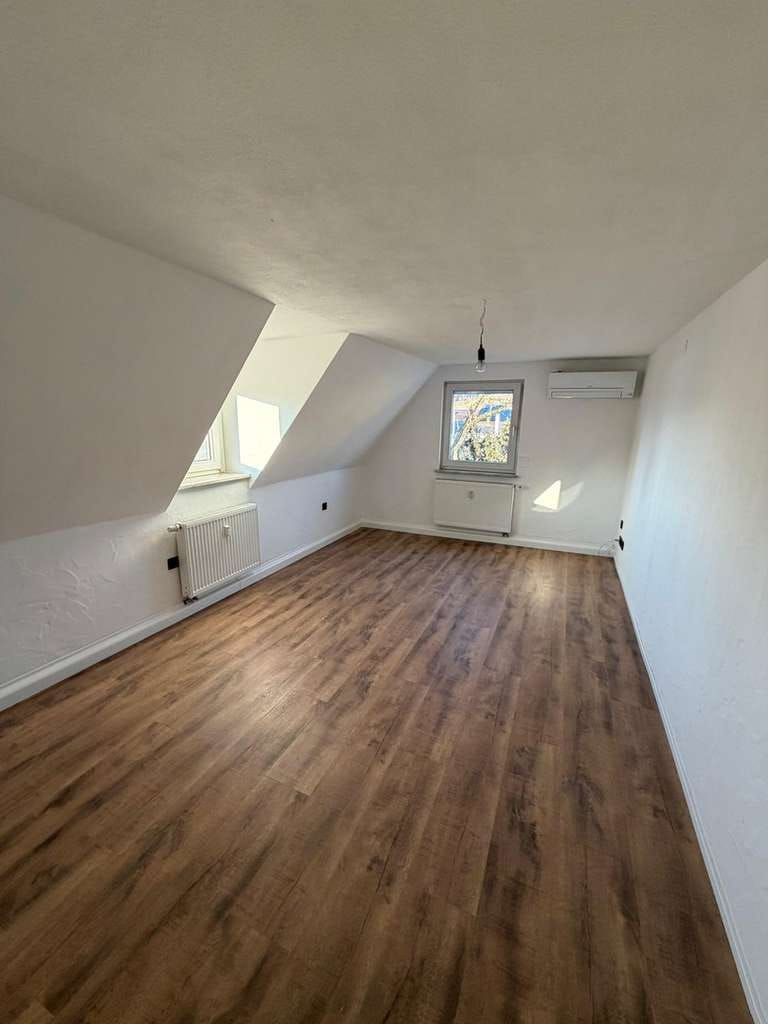 Immobilie in Windsbach - Vermietete Dachgeschosswohnung zur Kapitalanlage, Mietrendite 5,7 % - Bild 0