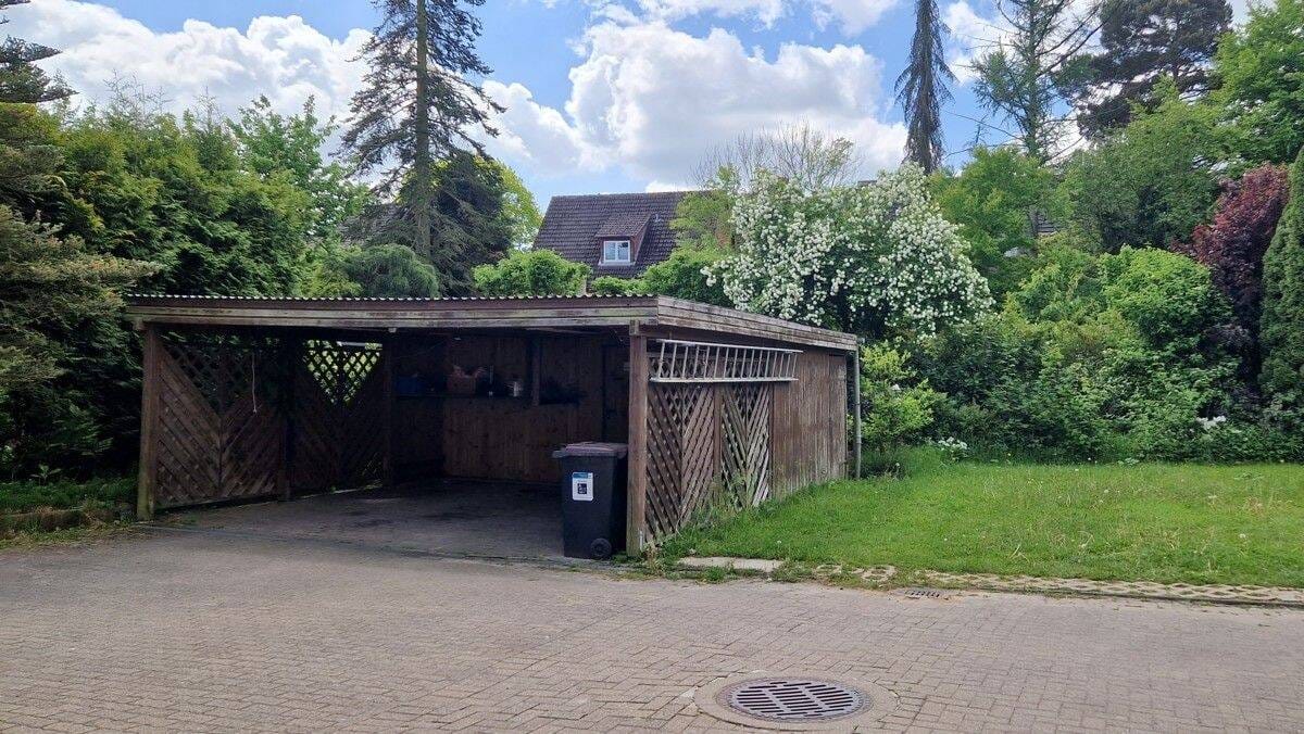Immobilie in Bad Oldesloe - Großes Zweifamilienhaus mit Entwicklungspotenzial - zu kaufen in 23843 Bad Oldesloe - - Bild 1