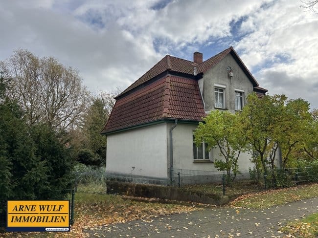 Immobilie in Ruhner Berge - Landhaus mit großem Grundstück, Scheune & Nebengebäuden in Marnitz - Bild 1