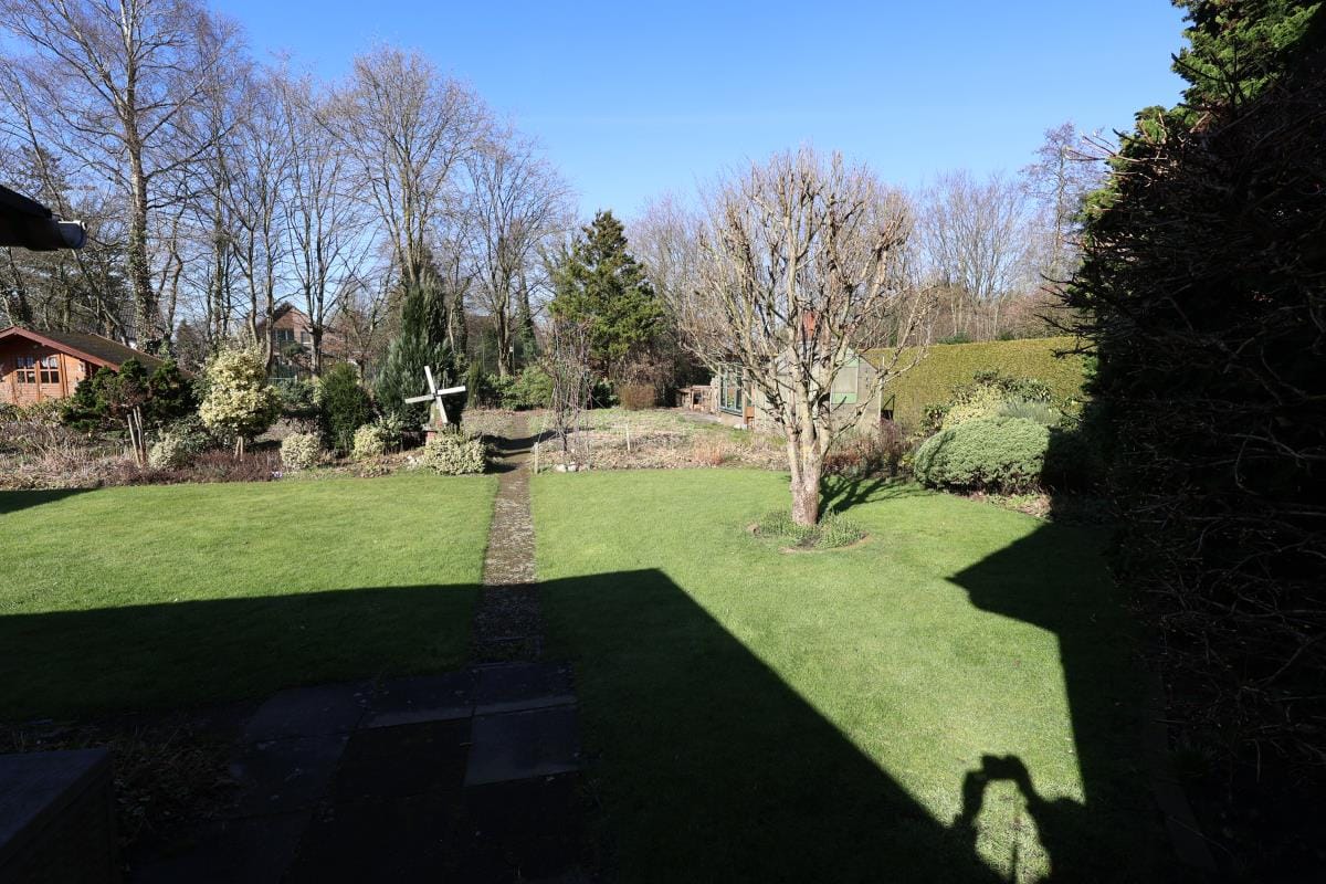 Immobilie in Bad Zwischenahn - Wohnhaus mit schönem Gartengrundstück in Bad Zwischenahn - Bild 2