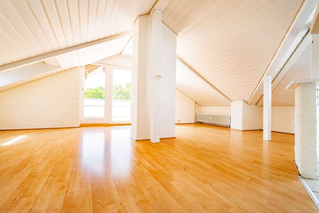 Immobilie in Bad Krozingen - Charmante 3,5-Zi.- Dachgeschosswohnung mit großer Dachterrasse & Flussblick in Bad Krozingen-Hausen - Bild 3