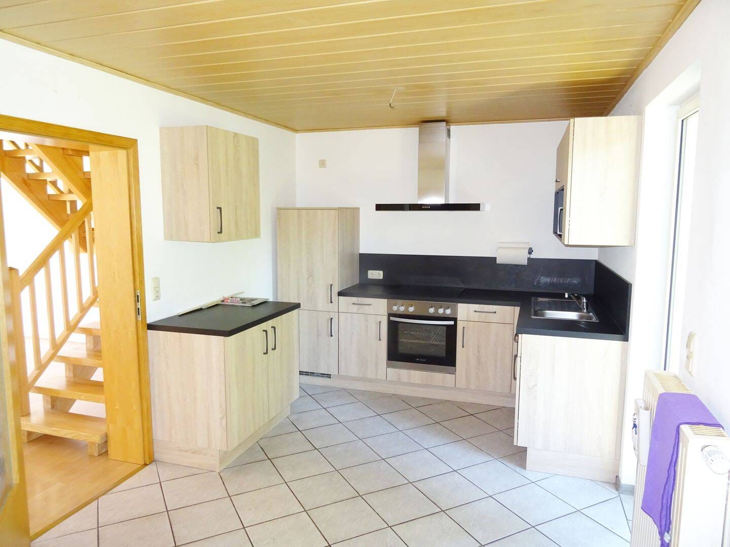Immobilie in Mitterfels - „Ein Ort zum Ankommen – mit sonniger Terrasse, zwei Balkonen und Einbauküche“  - Bild 3