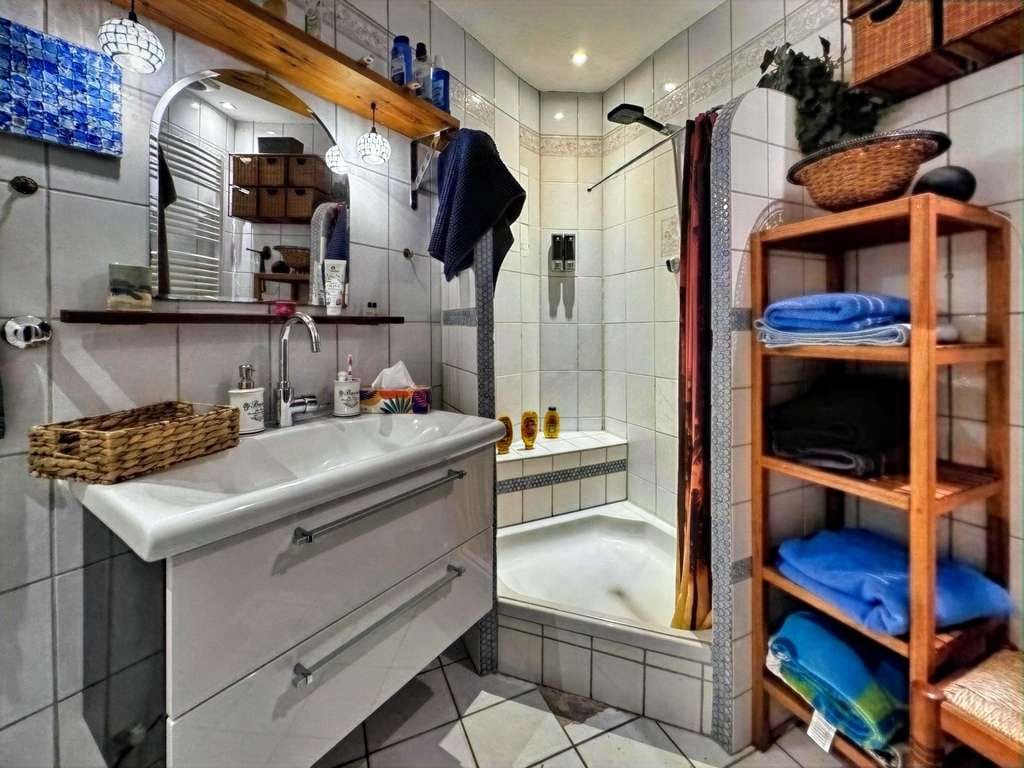 Immobilie in Krefeld - Reihenmittelhaus in Krefeld-Stadtmitte mit Garage & Gartenoase - Bild 4