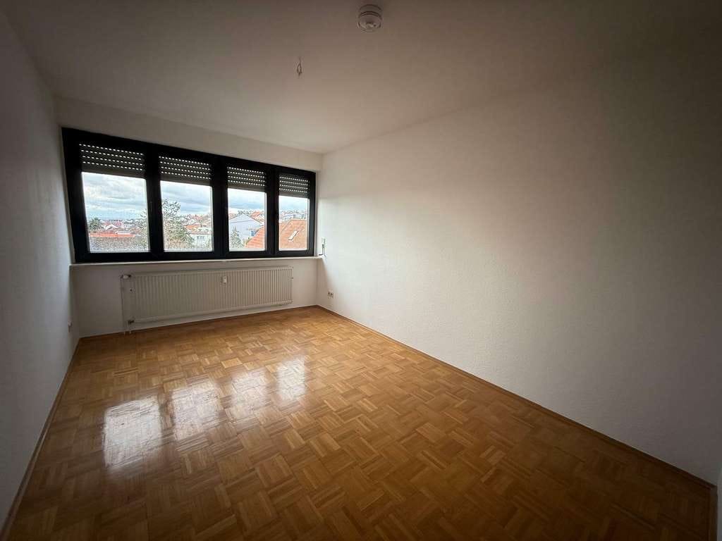 Immobilie in Ober-Olm - Großzügige 3 ZKBB-Wohnung in Ober-Olm mit schöner Aussicht - Bild 3