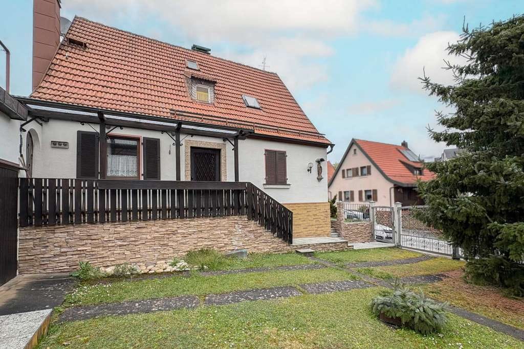 Immobilie in Rimpar - Charmantes Einfamilienhaus mit Innenhof, Garten & viel Potenzial in Rimpar - Bild 0