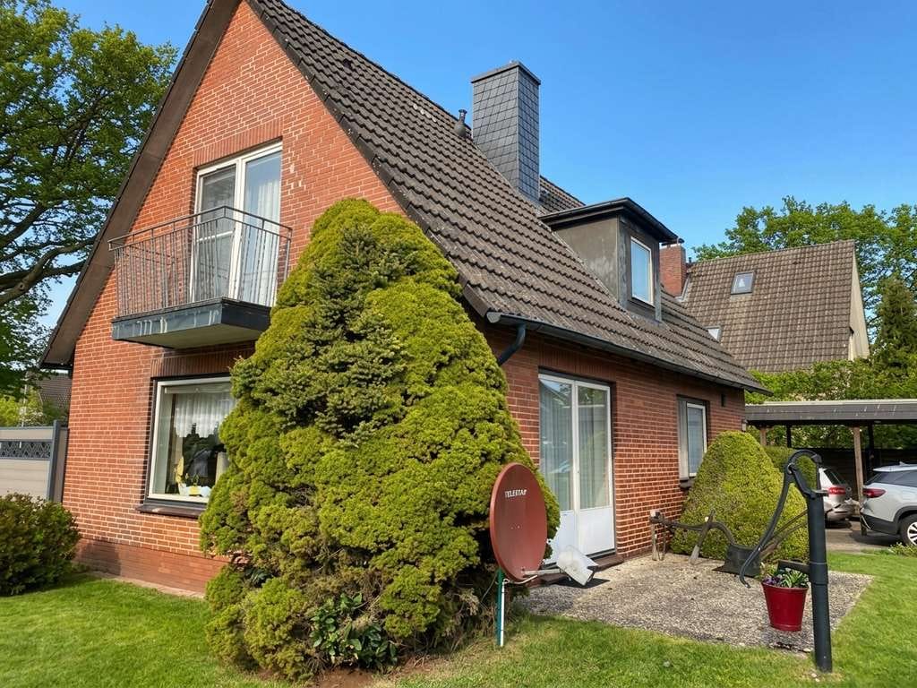 Immobilie in Schmalfeld - Schmalfeld: Großes, parkähnliches Grundstück mit gemütlichem Einfamilienhaus! - Bild 2