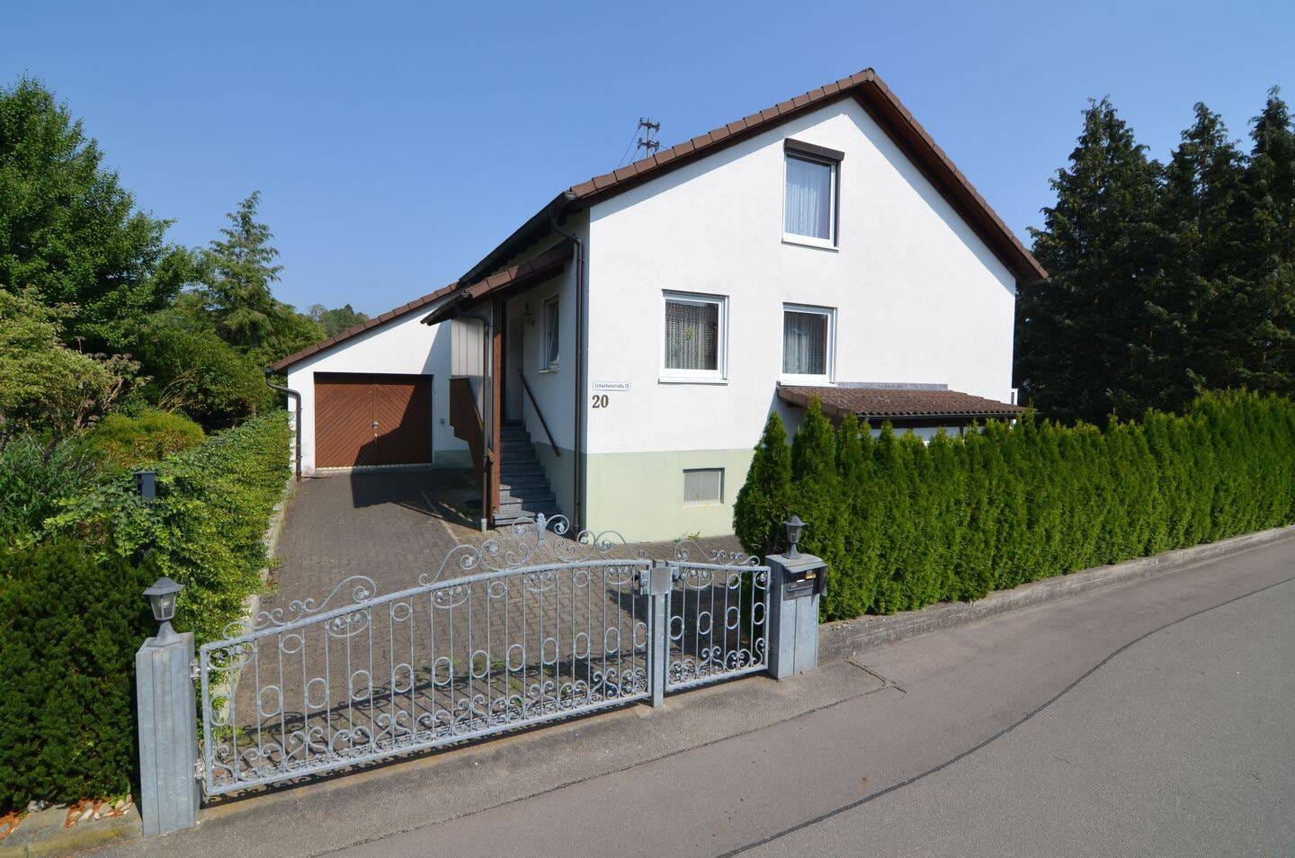 Immobilie in Ertingen - Einfamilienhaus mit Einliegerwohnung - Bild 0