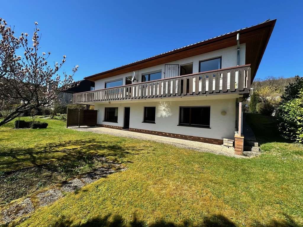 Immobilie in Marsberg - Gepflegtes großzügiges Einfamilienhaus in Marsberg (VB € 295.000) - Bild 2