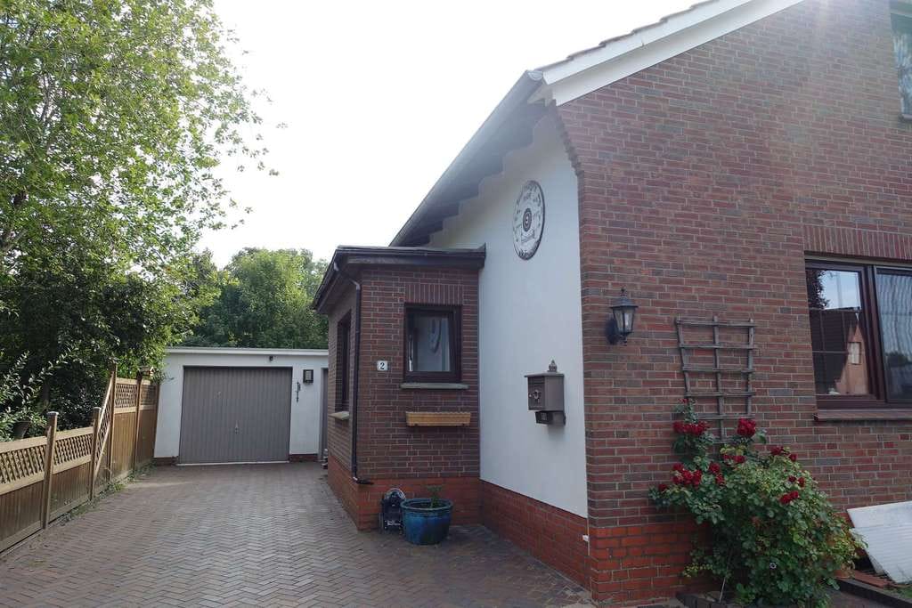 Immobilie in Wagenfeld - ***Schönes Einfamilienhaus  mit Garage und großem Garten in Ströhen zu verkaufen*** - Bild 0