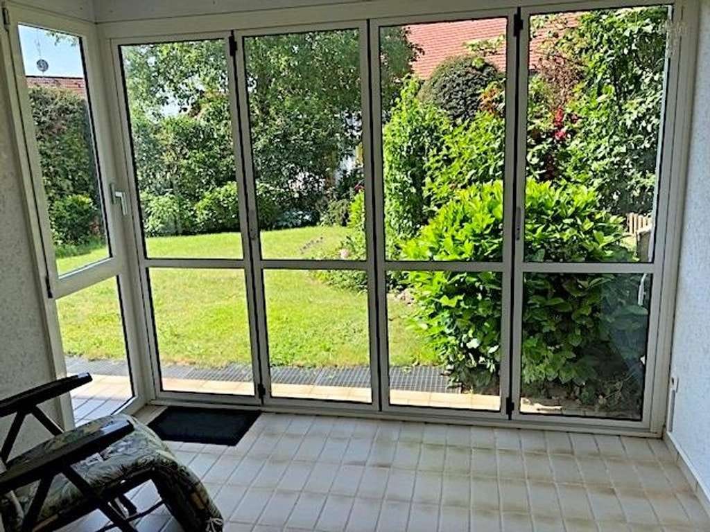 Immobilie in Görwihl - Einfamilienhaus (DHH), 7 ½ Zi, ca. 153 m² Wohnfl., in ruhiger, sonniger Lage, ideal für Familie m... - Bild 1